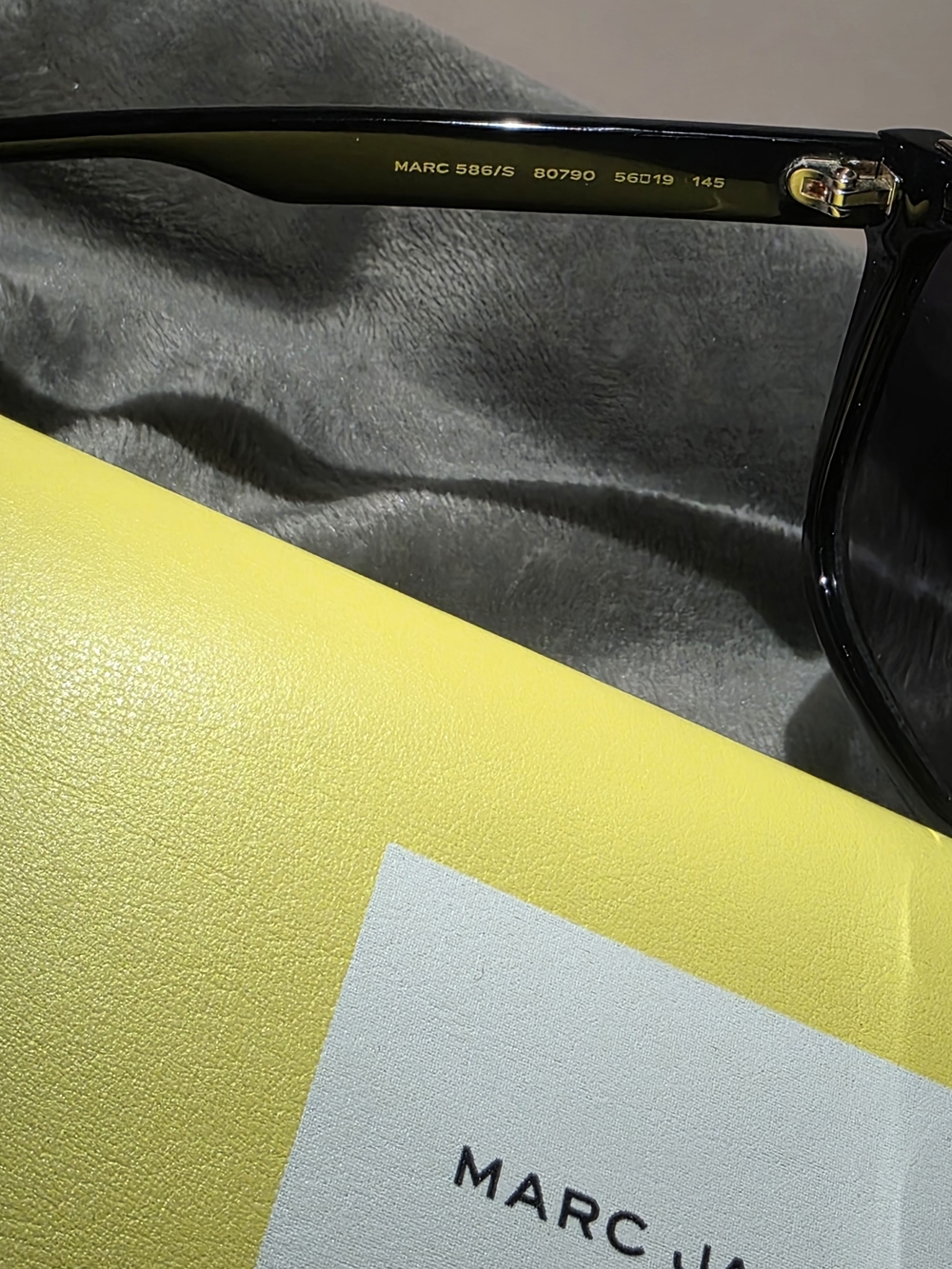 Marc Jacobs Black Oversized Square Sunglasses - Picture 6 of 7